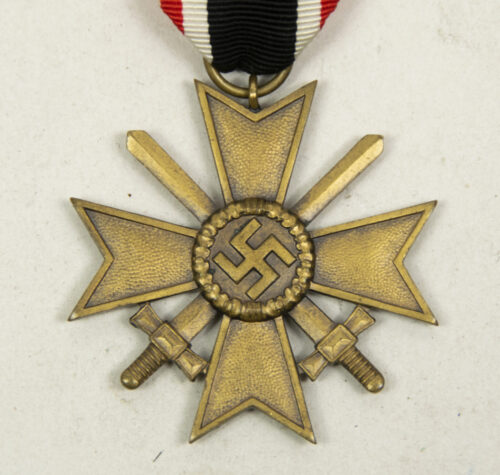 Kriegsverdienstkreuz (KVK) mit Schwerter War Merit Cross with swords