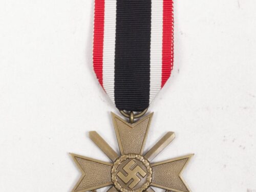Kriegsverdienstkreuz (KVK) mit Schwerter / War Merit Cross with swords