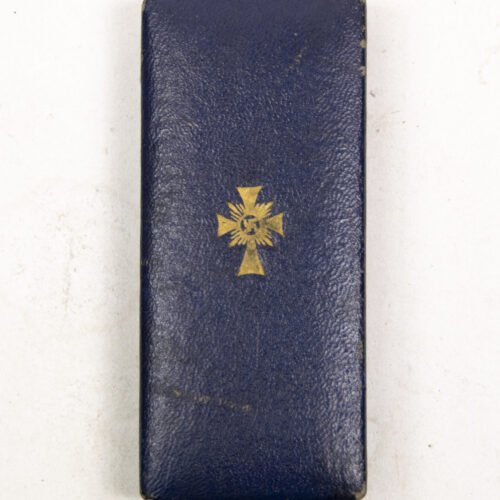 Mutterkreuz gold + etui (Maker R. hauschild, Pforzheim)