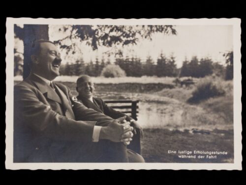 (Postcard) Hitler - Eine Lüstige Erholungsstunde während der Fahrt
