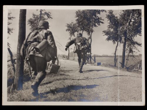 (Postcard) Waffen-SS MG. nach vorn!