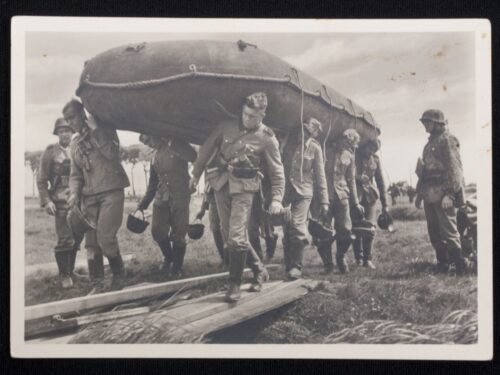 (Postcard) Waffen-SS Mit dem Flosssack zum Fluss