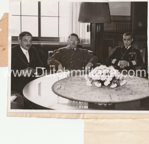 (Pressphoto) Der Französische Regierungschef Pierre Laval beim Führer