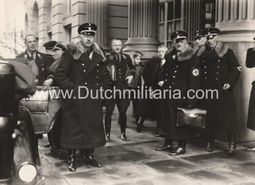(Pressphoto) Heinrich Himmler in fur coat (1940)
