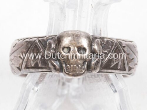 SS-Totenkopfring-Ehrenring-rare