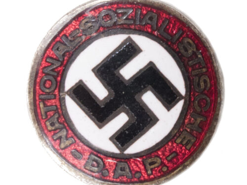 Small NSDAP memberbadge (18 millimeter)