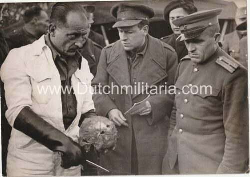 The Koedriest monument in Leusden was erected in memory of the 23 Soviet prisoners of war who died in Camp Amersfoort and the 77 Soviet prisoners of war who were executed by the occupying forces near the camp grounds on April 9, 1942.