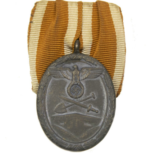 Deutsches Schutzwall Ehrenzeichen / Westwal medal single mount