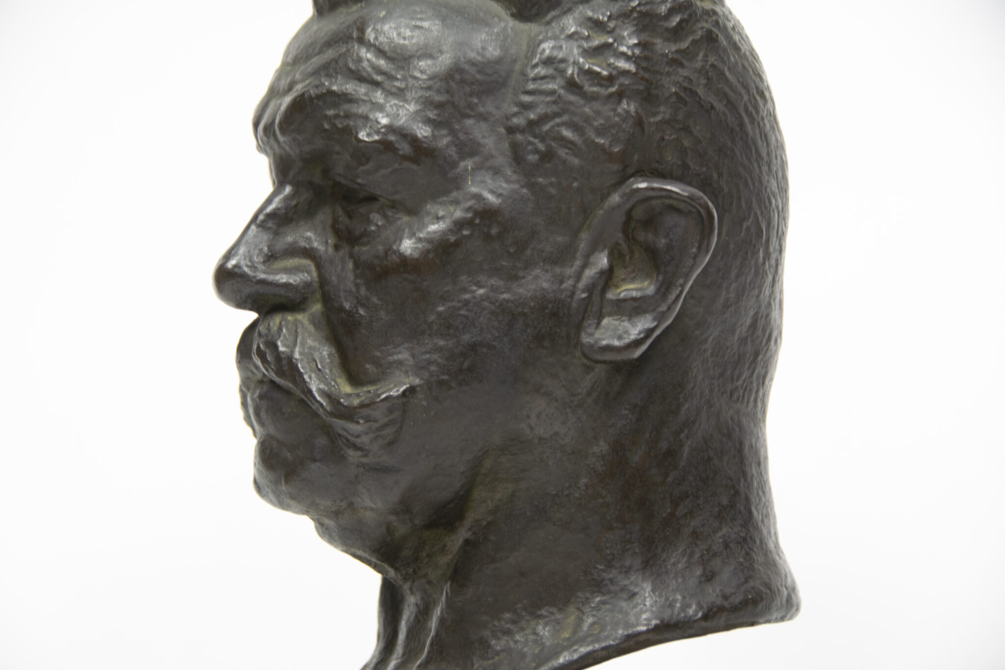 Hindenburg bronze bust (by artist Friedrich Bagdons) (1927) - Image 9