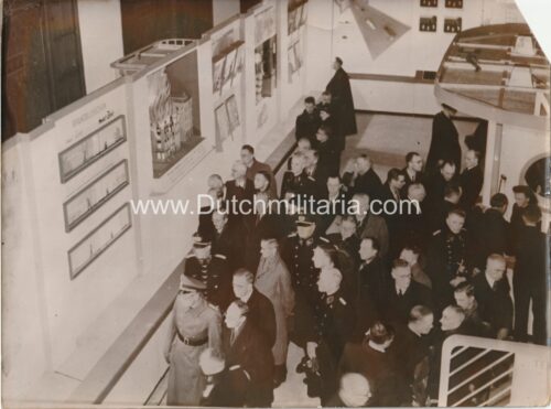 (Pressphoto) Luftschutzausstellung in den Haag