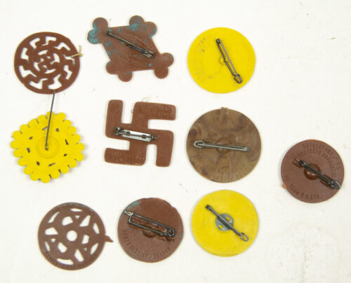 Deutsche Kulturvölker complete series 10 badges ancient German sunwheel swastika designs