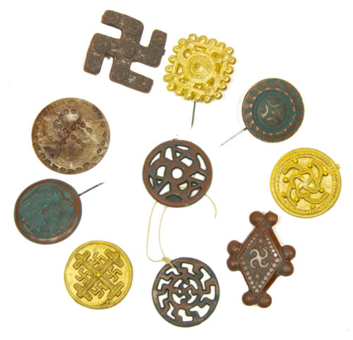 Deutsche Kulturvölker complete series 10 badges ancient German sunwheel / swastika designs