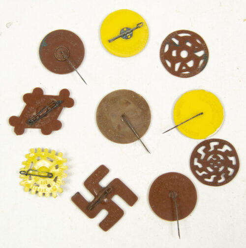 Deutsche Kulturvölker complete series 10 badges ancient German sunwheel swastika designs