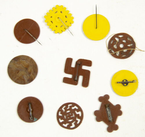Deutsche Kulturvölker complete series 10 badges ancient German sunwheel swastika designs