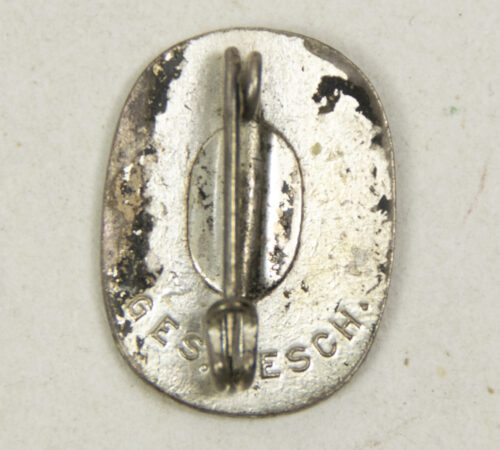 Deutsches Rotes Kreuz (DRK) memberbadge (1937 variation)
