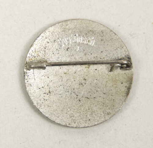 Deutsches Rotes Kreuz Samariterin brooch (Ges Gesch)