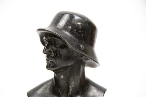 Reichswehr (Heer) Soldier bust on marble base