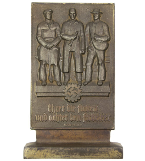 Deutsche Arbeitsfront (DAF) standing plaque (18 cm height)