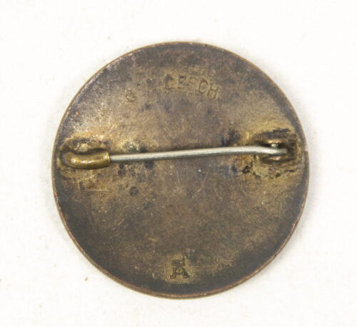 Deutsches Rotes Kreuz (DRK) Helferin brooch