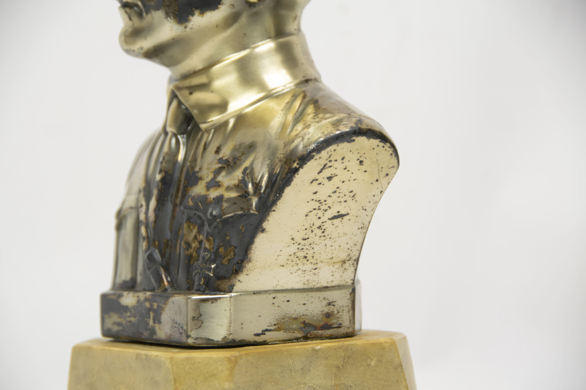 Hitler silver colored bust on marble base - Image 9