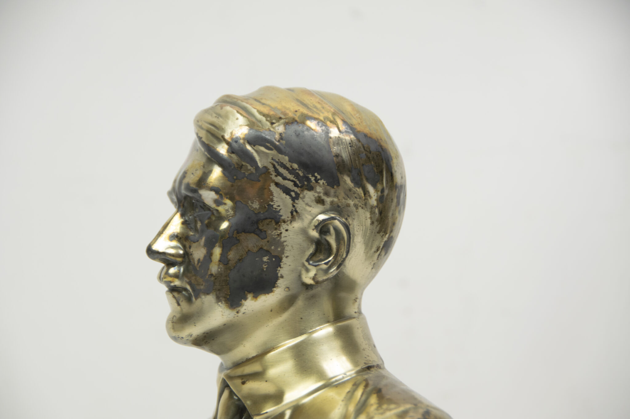 Hitler silver colored bust on marble base - Image 8