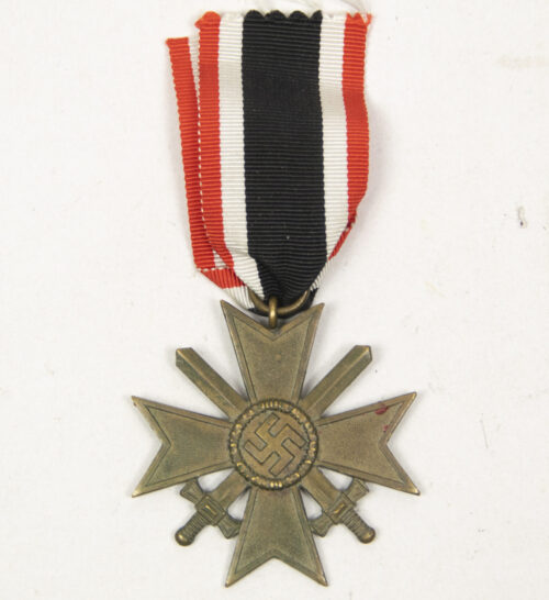 Kriegsverdienstkreuz (KVK) mit Schwerter War Merit Cross with swords