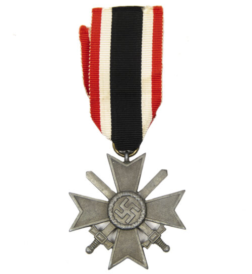 Kriegsverdienstkreuz (KVK) mit Schwerter War Merit Cross with swords (MM 107 Carl Wild Hamburg)