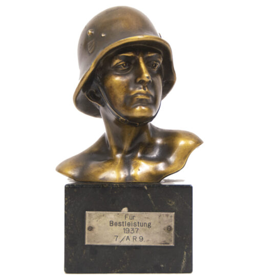 Soldiers bust Für Bestleistung 1937 - 7A.R.9