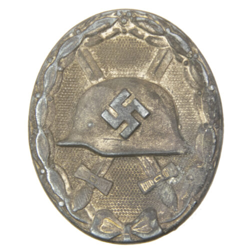 Verwundetenabzeichen (VWA) Woundbadge Silver (MM 107 Carl Wild from Hamburg)