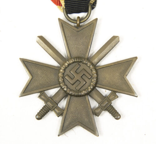 Kriegsverdienstkreuz (KVK) mit Schwerter War Merit Cross with swords