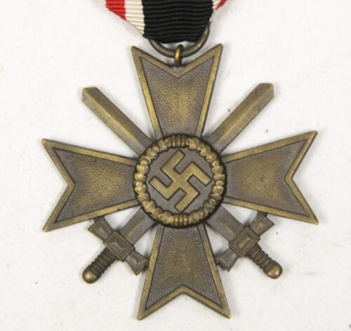 Kriegsverdienstkreuz (KVK) mit Schwerter / War Merit Cross with swords