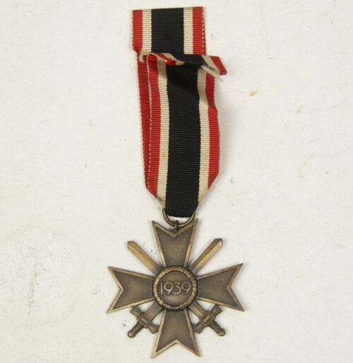 Kriegsverdienstkreuz (KVK) mit Schwerter War Merit Cross with swords
