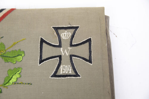 Large size WWI German photoalbum with ± 90 photo's and 60 newspapers
