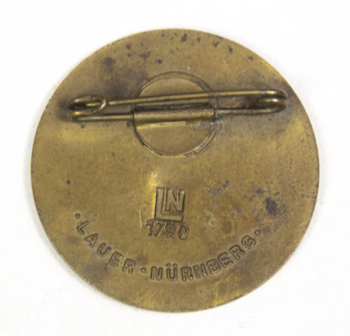 Reichsparteitag 1935 abzeichen (MM Lauer Nürnberg)