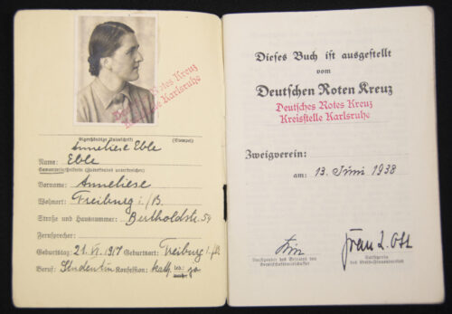 Deutsches Rotes Kreus (DRK) Ausweisbuch für Weibliche Hilfskräfte (1938)