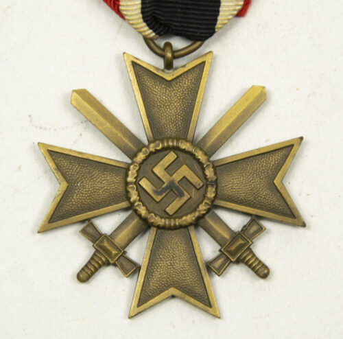 Kriegsverdienstkreuz (KVK) mit Schwerter War Merit Cross with swords