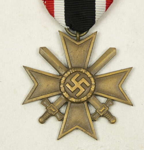 Kriegsverdienstkreuz (KVK) mit Schwerter War Merit Cross with swords
