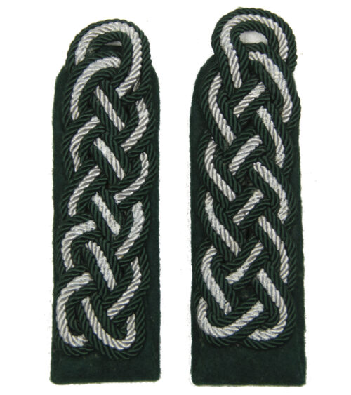 Reichsfinanzverwaltung / Zollgrenzschutz /Forst beamter pair of shoulderboards (silver)