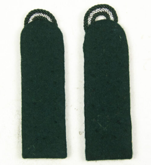 Reichsfinanzverwaltung / Zollgrenzschutz /Forst beamter pair of shoulderboards (silver)