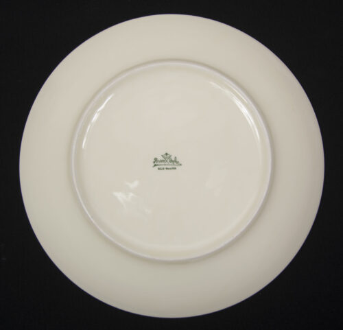 An absolutely beautifull plate in hand.