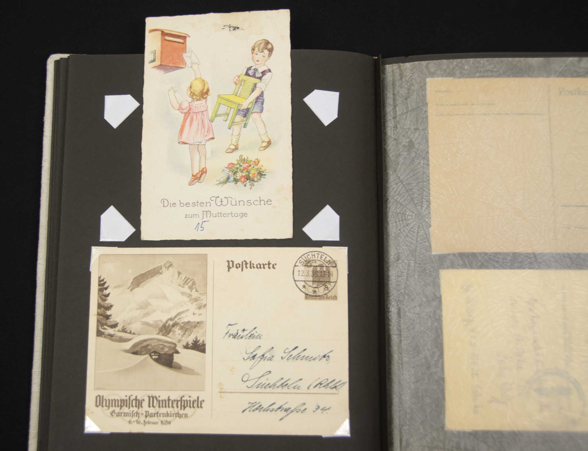 Deutsche Rote Kreuz (DRK) photoalbum with a collection of german postcards + photos + WHW tags, etc - Image 84