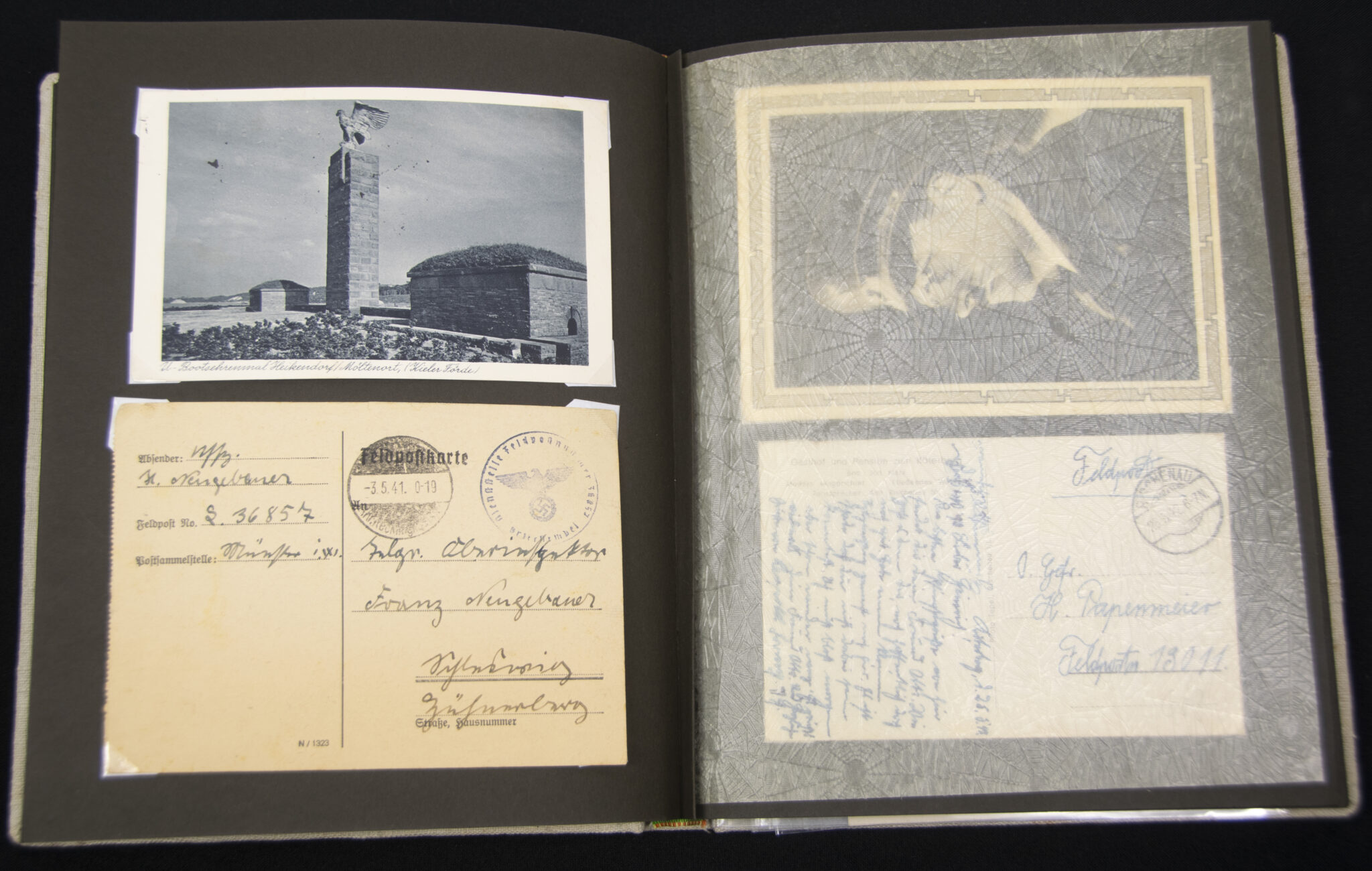 Deutsche Rote Kreuz (DRK) photoalbum with a collection of german postcards + photos + WHW tags, etc - Image 105