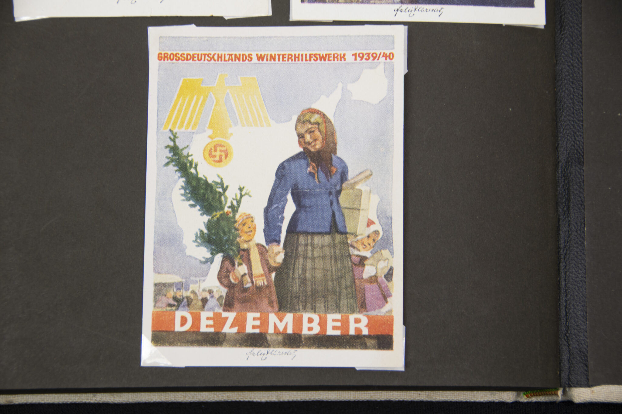 Deutsche Rote Kreuz (DRK) photoalbum with a collection of german postcards + photos + WHW tags, etc - Image 200