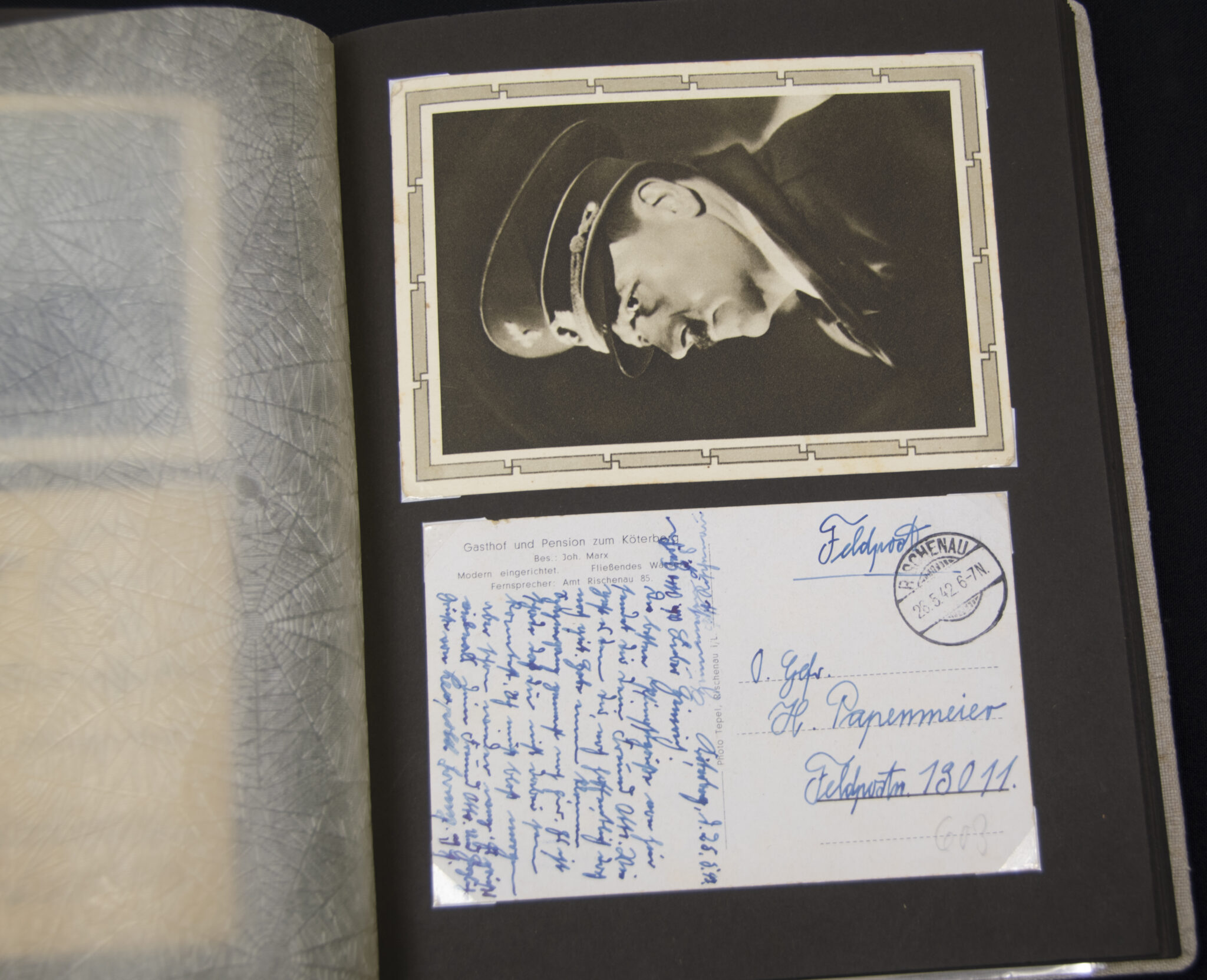 Deutsche Rote Kreuz (DRK) photoalbum with a collection of german postcards + photos + WHW tags, etc - Image 108