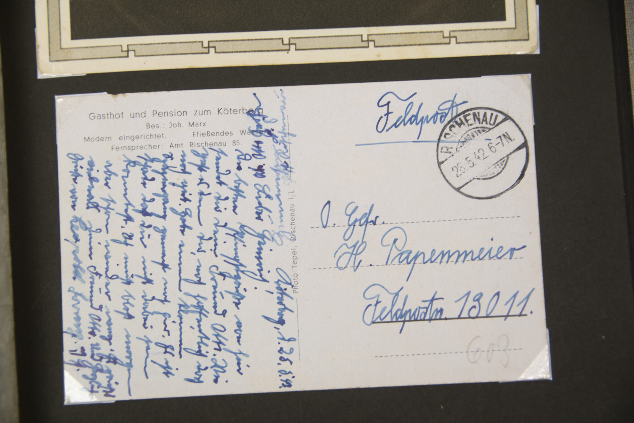 Deutsche Rote Kreuz (DRK) photoalbum with a collection of german postcards + photos + WHW tags, etc - Image 109