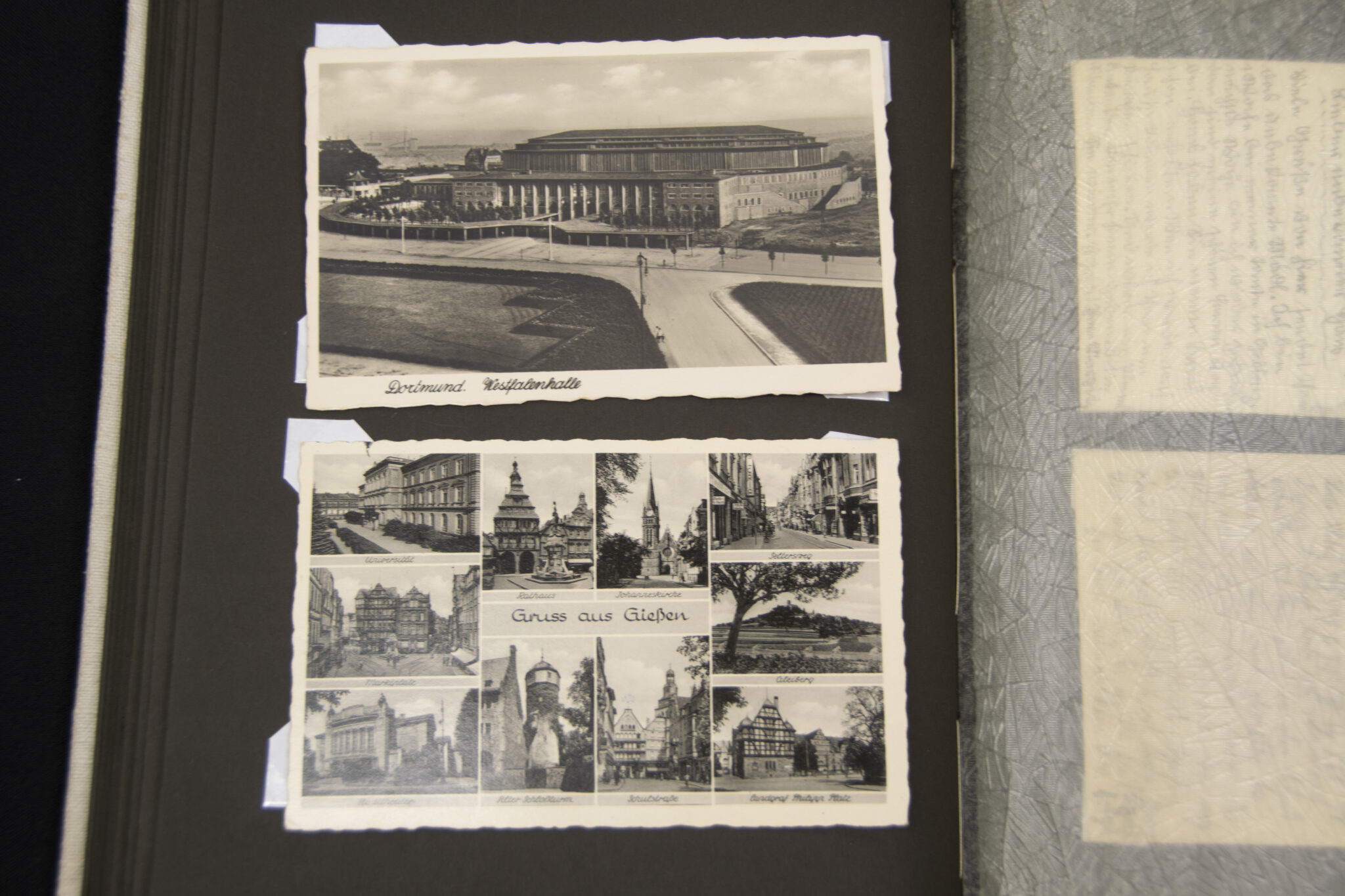 Deutsche Rote Kreuz (DRK) photoalbum with a collection of german postcards + photos + WHW tags, etc - Image 114