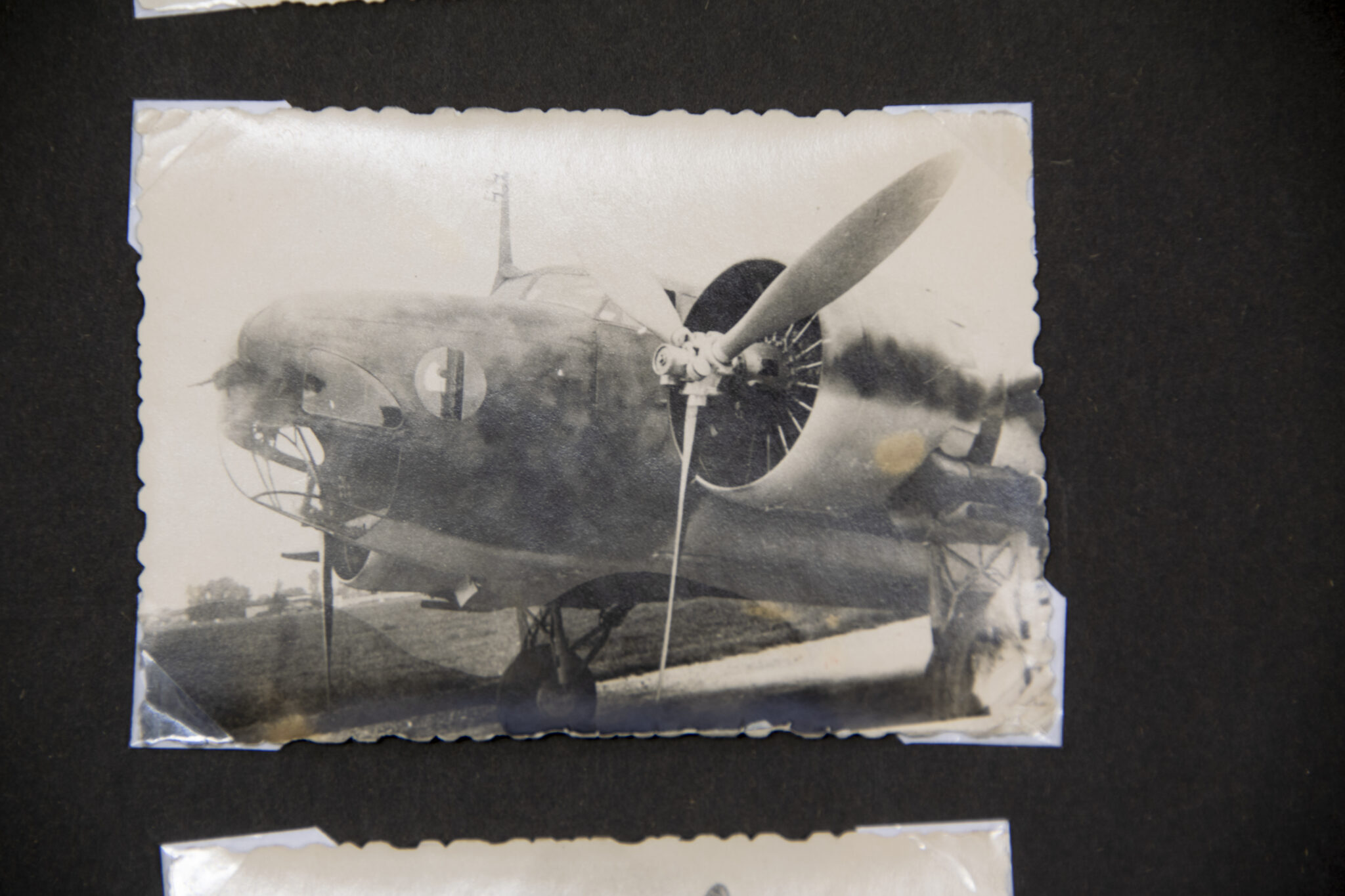 Deutsche Rote Kreuz (DRK) photoalbum with a collection of german postcards + photos + WHW tags, etc - Image 30