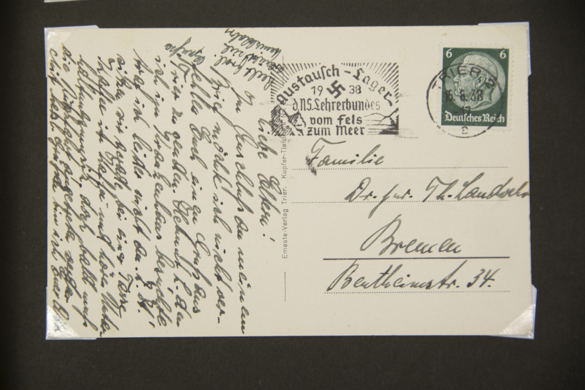 Deutsche Rote Kreuz (DRK) photoalbum with a collection of german postcards + photos + WHW tags, etc - Image 34
