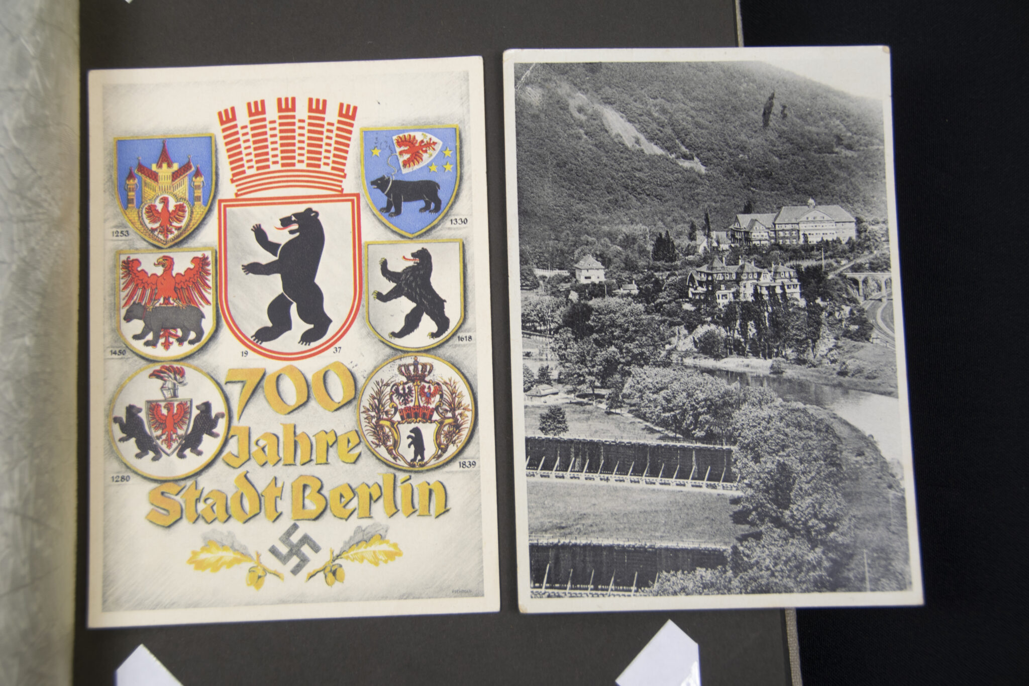 Deutsche Rote Kreuz (DRK) photoalbum with a collection of german postcards + photos + WHW tags, etc - Image 51
