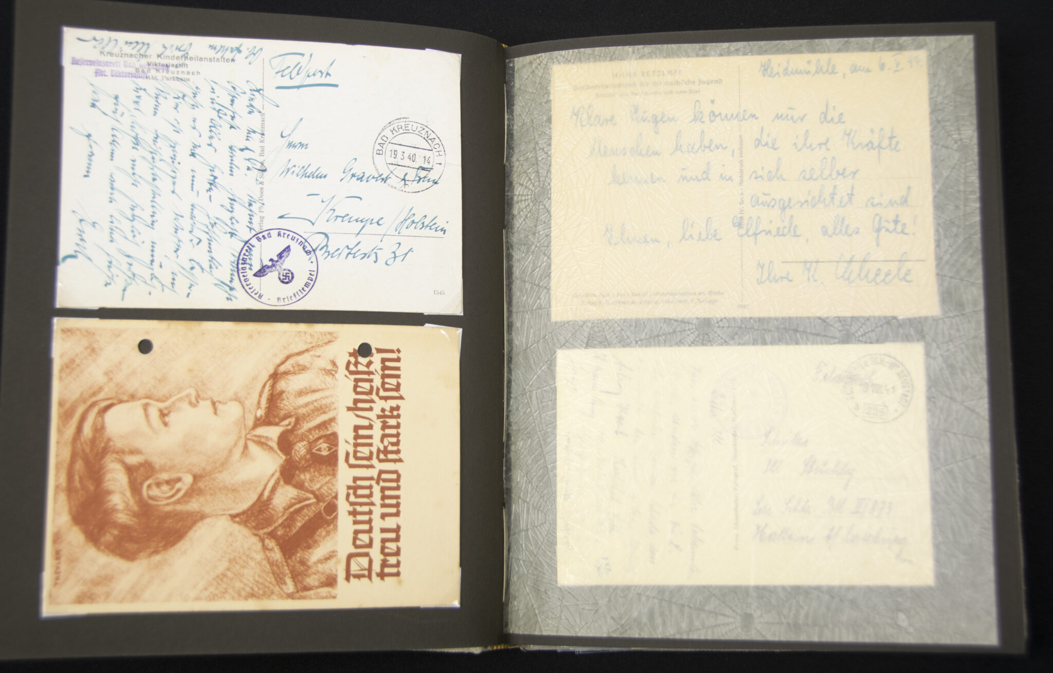 Deutsche Rote Kreuz (DRK) photoalbum with a collection of german postcards + photos + WHW tags, etc - Image 52